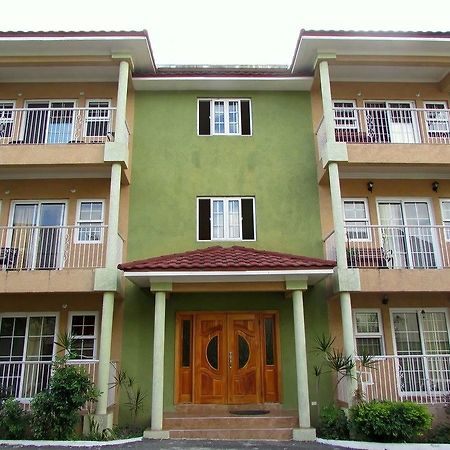 Centrally Located Guest Apartments Kingston Extérieur photo