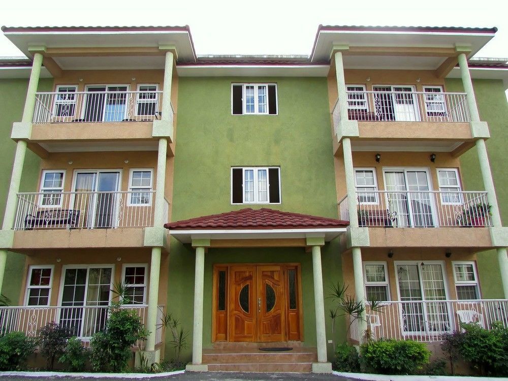 Centrally Located Guest Apartments Kingston Extérieur photo