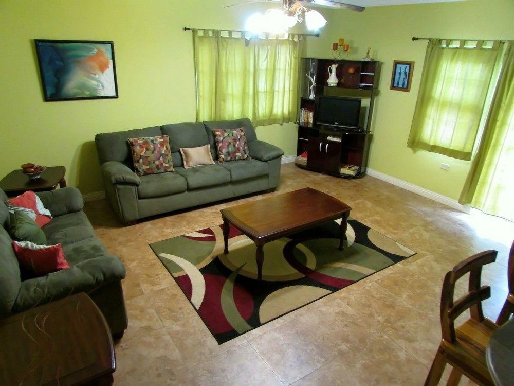 Centrally Located Guest Apartments Kingston Extérieur photo